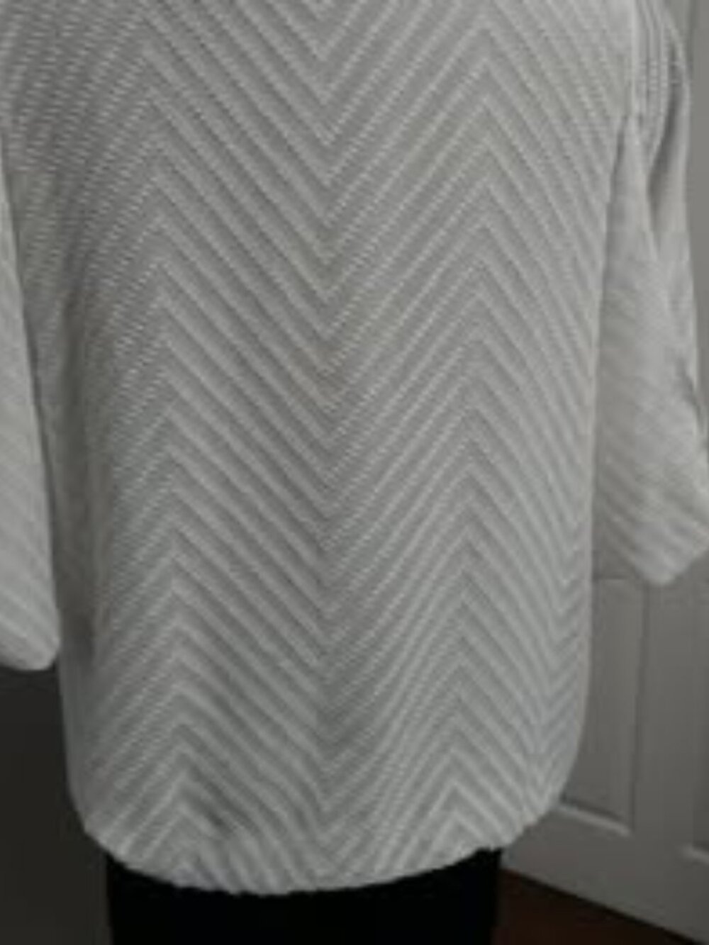 Chaps White Chevron Knit Bubble Hem Blouse EUC - Picture 7 of 10